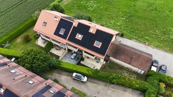 Ferme rénovée équipée de panneaux solaires, canton de Jura, installation Home Intelligence
